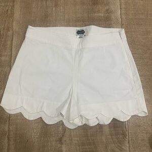 Mud Pie | White Scallop Hem Shorts | Size S